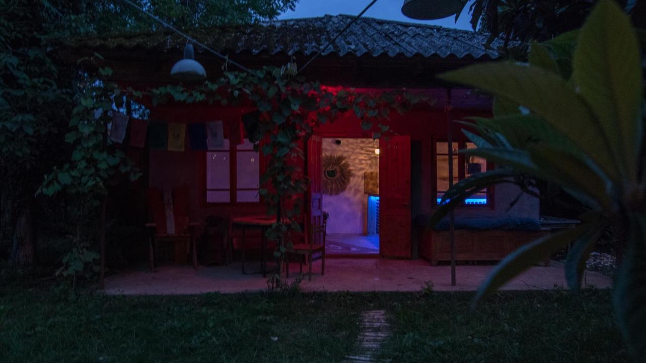 Karma Hostel Мартвілі Екстер'єр фото