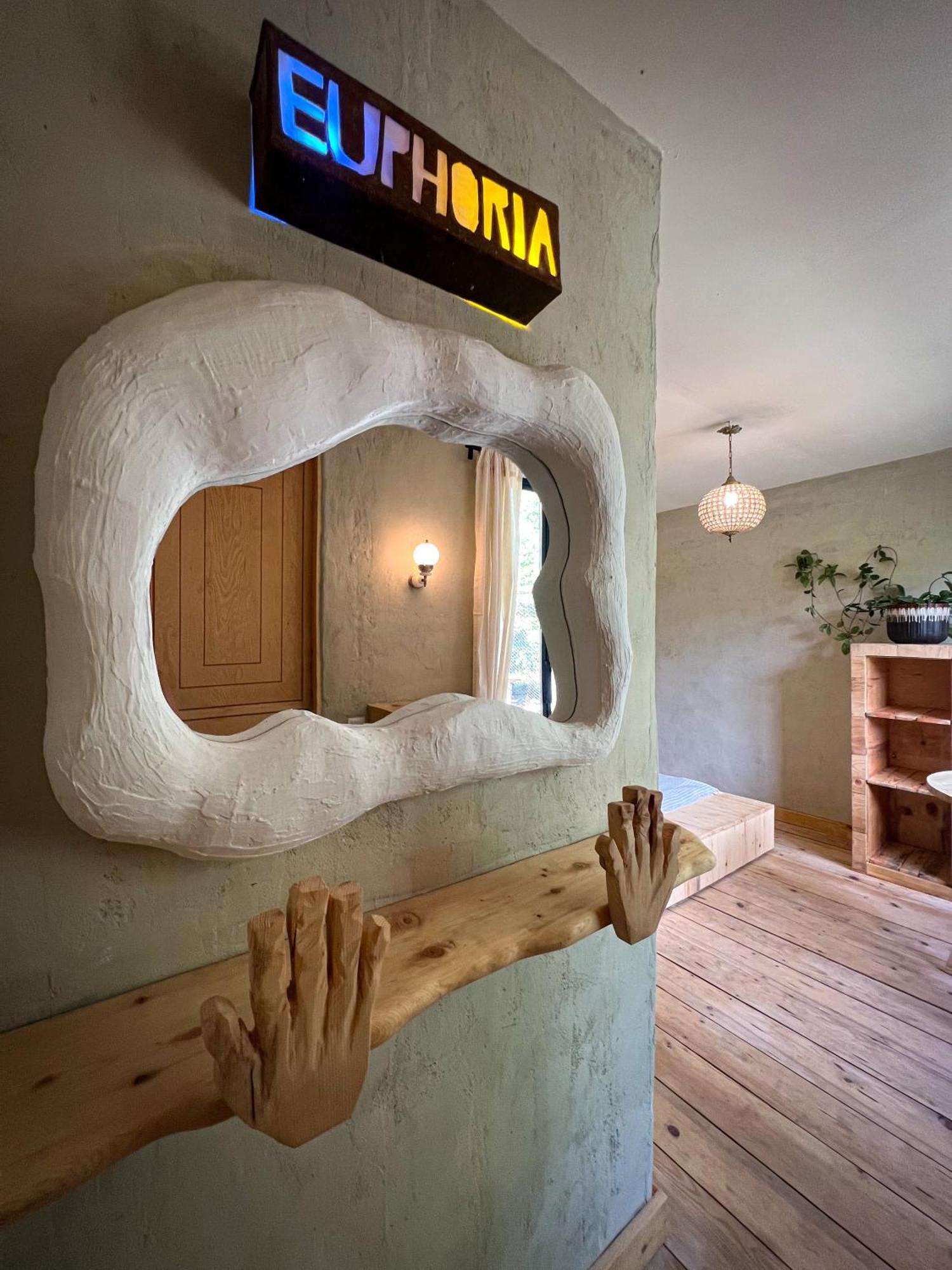 Karma Hostel Мартвілі Екстер'єр фото