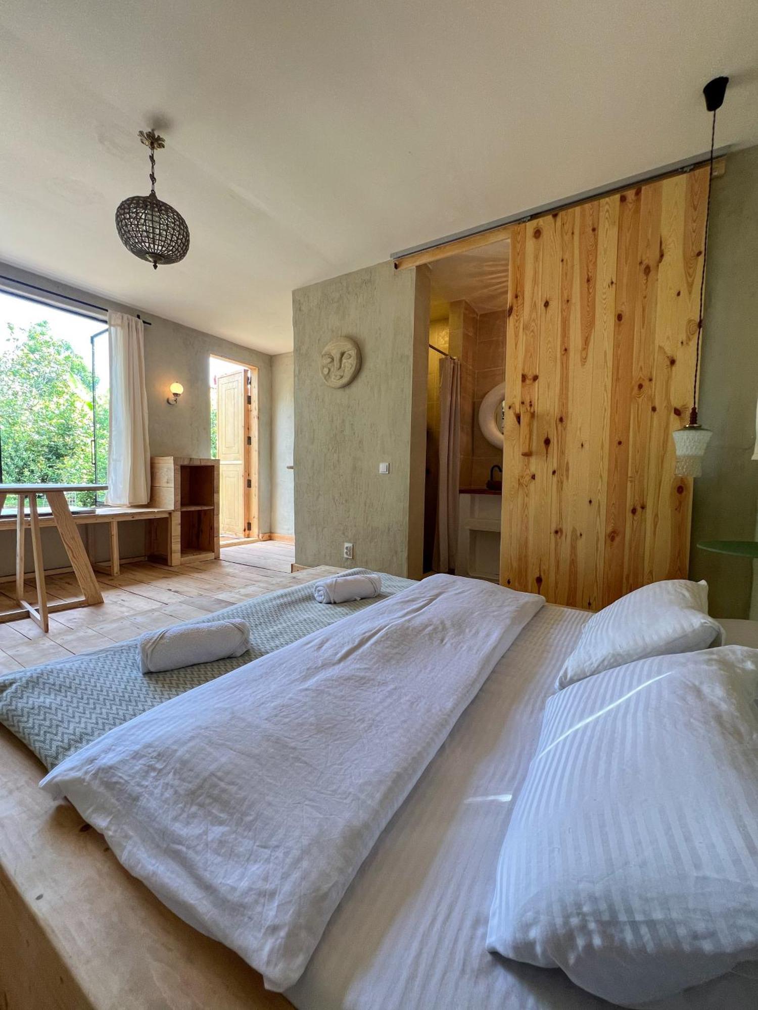 Karma Hostel Мартвілі Екстер'єр фото