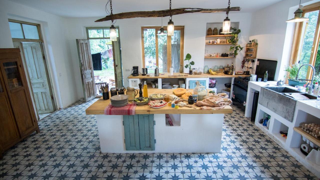 Karma Hostel Мартвілі Екстер'єр фото