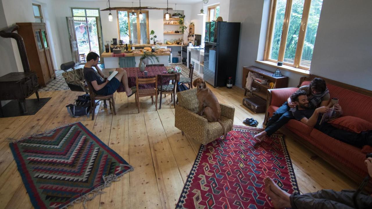 Karma Hostel Мартвілі Екстер'єр фото